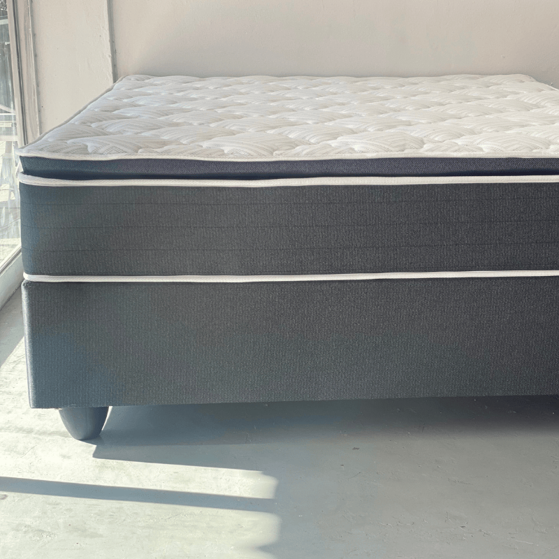 Hilton Pillow Top Medium Queen Bed Set Standard Length